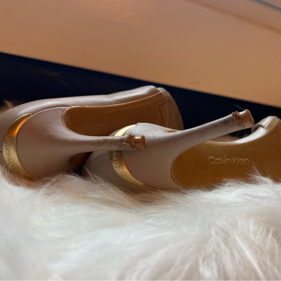 Calvin Klein Gella Nude Pump - Picture 4 of 9